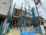 確かな技術と想いが形となって積み重なり、新たな生活の礎が築かれる過程を見守ることができます。