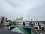 遮るものの少ない開放的な景色が広がり日常の景色に穏やかな広がりを感じられる空間