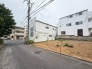 前面道路を含む現地写真
