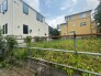 周囲の街並みと自然が調和する、開放感あふれる穏やかな敷地です。