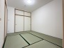 日々の暮らしに心安らぐ静寂をもたらす、余計な装飾を削ぎ落としたミニマルで穏やかな空間。