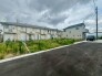 穏やかな空気が流れる閑静な住宅街で、心安らぐ日々の暮らしを想像させてくれます。