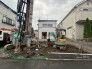 新しい暮らしの始まりを感じさせる、静かな環境に整えられた敷地の様子です。