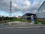 周辺環境と調和する穏やかな街並みに位置し、理想の住まいを形にするための広がりを備えた敷地です。