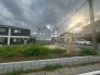 周辺環境と調和する穏やかな街並みに位置し、これからの暮らしを自由に描き出せる広がりを持った空間です。