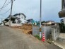 閑静な住宅街の一角に位置し、新たな暮らしの基盤を作るための可能性を秘めた土地です。