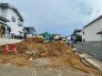 新しい暮らしの始まりを感じさせる、落ち着いた住宅街に位置するゆとりある敷地です。