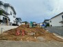 新しい暮らしの舞台を整える、ゆとりある敷地が静かに広がっています。