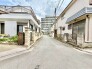 前面道路を含む現地写真
