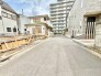 前面道路を含む現地写真
