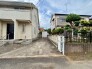 住宅街に穏やかに馴染む、落ち着いた佇まいが日々の暮らしに安らぎを与えてくれます。