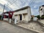 閑静な住宅街に佇む、日々の暮らしに安らぎと落ち着きをもたらす住まい。