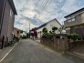 穏やかな時間が流れる落ち着いた住宅街で、日々の暮らしに心地よい安らぎを感じられる住環境です。