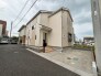 穏やかな住宅街に馴染む外観が、日常の暮らしに安らぎと落ち着きをもたらしてくれます。