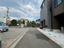 落ち着いた住宅地の中にあり、日々の生活を穏やかに過ごせるゆとりある空間が広がっています。