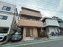 街並みに馴染む落ち着いた佇まいが、日々の暮らしに穏やかな安らぎをもたらしてくれる住まいです。