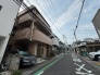 街並みに自然と馴染む、落ち着いた佇まいが日々の暮らしに安らぎをもたらす住まいです。