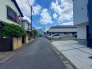 前面道路を含む現地写真
