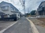 前面道路を含む現地写真
