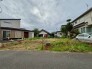 落ち着いた住宅街に囲まれ、これからの暮らしを自由に描ける広々とした敷地です