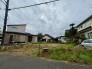 穏やかな空気が流れる閑静な住宅街に佇む広々とした敷地空間
