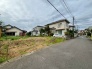 落ち着いた住宅街に佇む、ゆとりある敷地が心地よい日常の舞台を広げます。