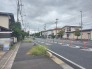 前面道路を含む現地写真
