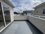 らくらくお洗濯を助ける広いバルコニー。
