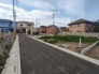 A号地 幅員こそやや狭くても、その分交通量が少なくて安心。
