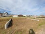 4号地 車通りの少ない閑静な住宅地、のびのびした子育てに適します。

