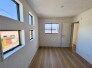 1号棟 子供部屋には丁度良い洋室。サイズは5.43帖。
 2026/03/27m