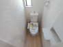 注目度の高いお手洗い。ちゃんとウォシュレット機能ついてます。
