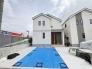 周囲と調和するモダンなデザインが、住むほどに愛着の湧く穏やかな日常を演出します。
