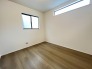 今からここを誰のお部屋にしようか、そんな洋室。
