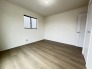 今からここを誰のお部屋にしようか、そんな洋室。
