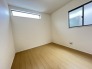 大事な日当たりは、大きな窓から。誰のお部屋にしましょう。
