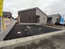 並列2台駐車可能な、ゆとりのカースペースがここに。

