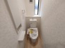3号棟 ウォシュレット機能付き。憩いの場としてひそかに注目度の高いお手洗いにもご注目ください。
