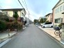 閑静な住宅地で、小さなお子様がいるご家族にも安心。
