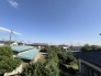 ゆったりとした緑地の多い立地ならでは！緑に包まれた環境です。
