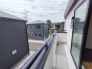 バルコニーからはたっぷりと太陽の光が舞い込みます。
