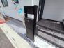 ポスト、表札、インターホンを兼ねる機能門柱。シンプルな外観で容量のあるポストです。
