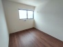 子供部屋には丁度良い洋室。サイズは5.2帖。
