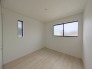 今からここを誰のお部屋にしようか、そんな洋室。
