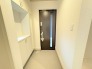 新築の木の匂いのする室内。写真では伝わらないので、ぜひ現地でお確かめください。
