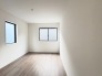 新築の木の匂いのする室内。写真では伝わらないので、ぜひ現地でお確かめください。

