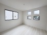 住宅街の２階南向きのお部屋、日当たりはご覧のとおり良好です。
