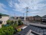 視界を遮るものの少ない穏やかな街並み。空の変化を日常の風景として楽しめる住環境です。
