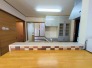 リビング空間とダイニング空間とか使い分けやすい間取り配置。対面式でキッチン立つ人の視界も良好です。
