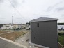 低層住居専用地域ならではのベランダの光景。辺りには高い建物がありません。
